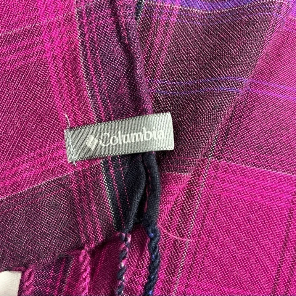Columbia plaid lightweight fringed scarf wrap, approximately 24” x 72”.